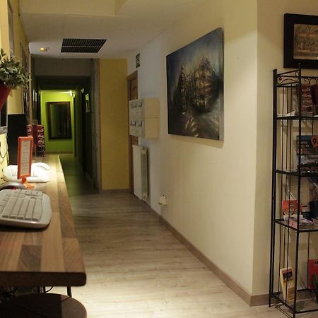Los Amigos Hostel Madrid Luaran gambar