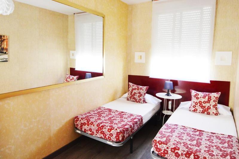Los Amigos Hostel Madrid Luaran gambar